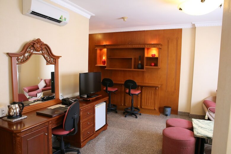 May Hotel