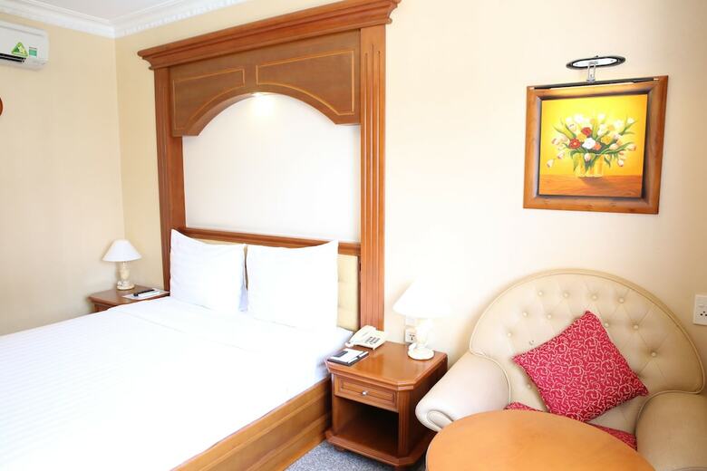 May Hotel