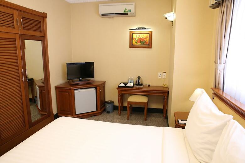 May Hotel