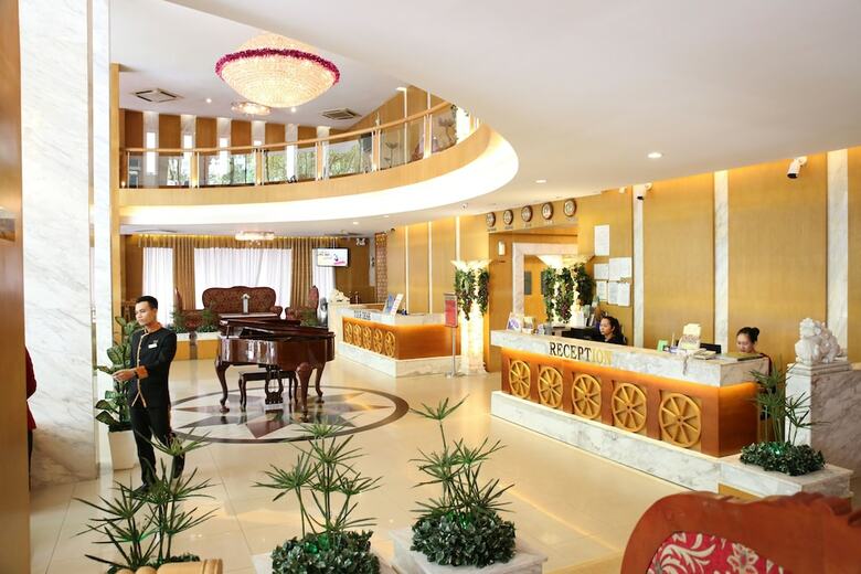 May Hotel