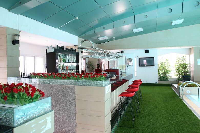 May Hotel