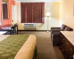 Hotel Econo Lodge Near Sentara Leigh Hospital