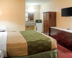 Hotel Econo Lodge Near Sentara Leigh Hospital