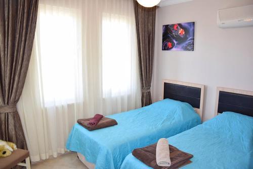 Thera Apartment 22