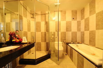 Romance Hotel Hue