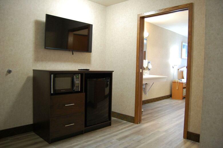 Hotel Quality Inn  Suites Brossard