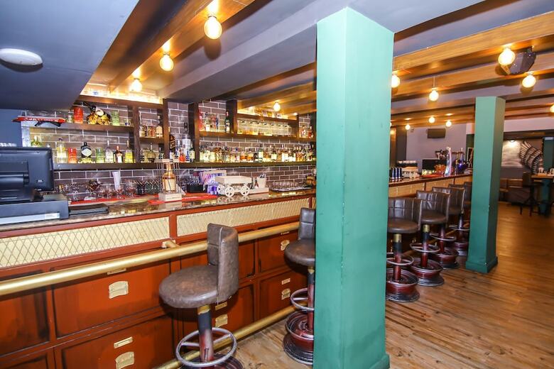 Hotel Lytton