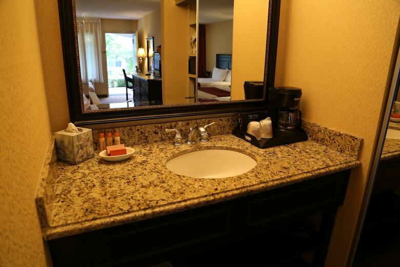 Hotel Laguna Hills Lodge
