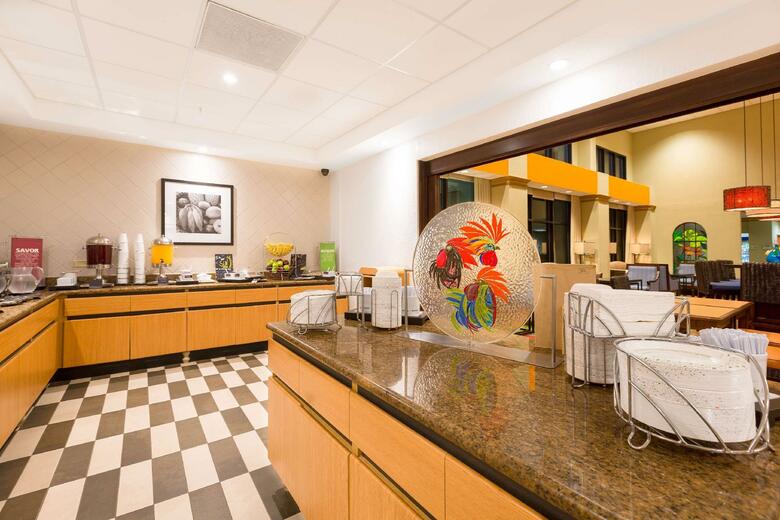 Hotel Hampton Inn & Suites By Hilton