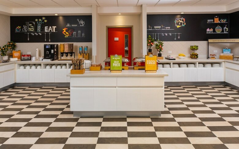 Hotel Hampton Inn & Suites By Hilton