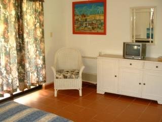 Hotel Tambora Beach Suites