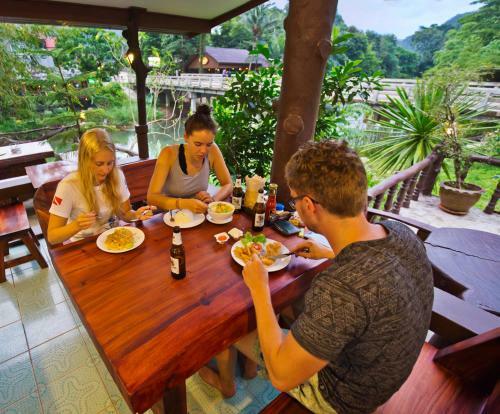 Hotel Khao Sok Riverfront Resort
