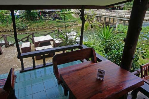 Hotel Khao Sok Riverfront Resort