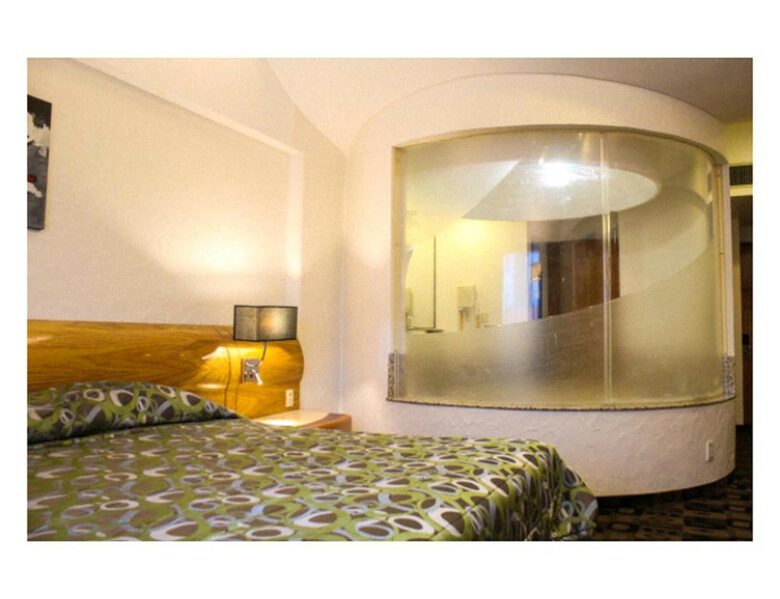 Hotel Mandarin Carton