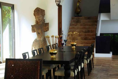 6 Bedroom Sea Blue View Villa - 5 Star With Staff