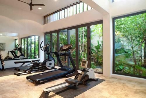 6 Bedroom Sea Blue View Villa - 5 Star With Staff