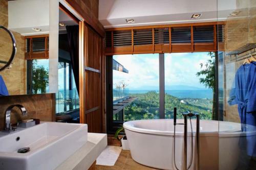6 Bedroom Sea Blue View Villa - 5 Star With Staff