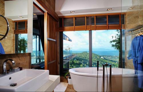 6 Bedroom Sea Blue View Villa - 5 Star With Staff