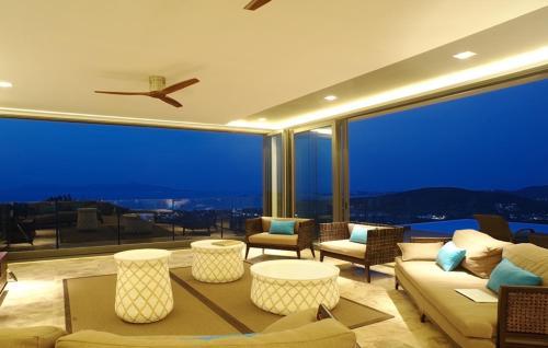 6 Bedroom Sea Blue View Villa - 5 Star With Staff