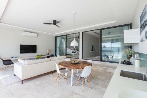 Villa See At Skye Beach Villas