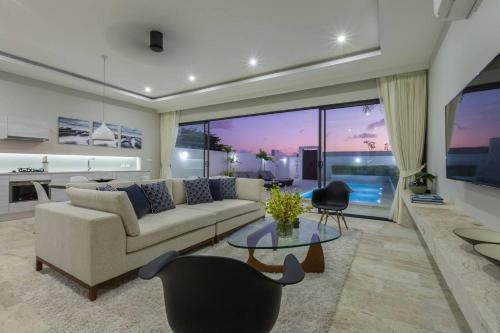 Villa See At Skye Beach Villas