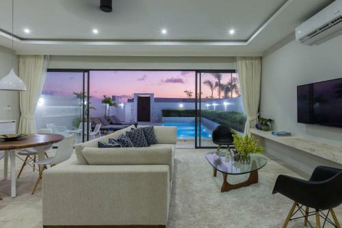 Villa See At Skye Beach Villas
