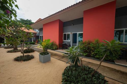 Maenam Villa Hotel