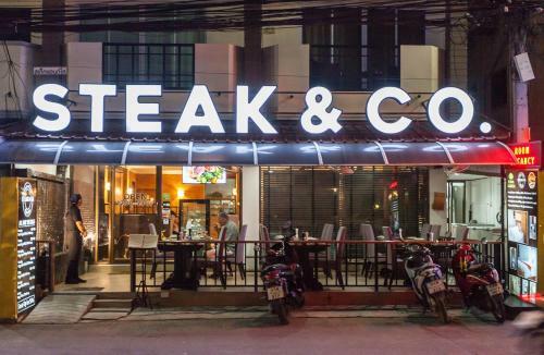 Steak And Co. Boutique Hotel