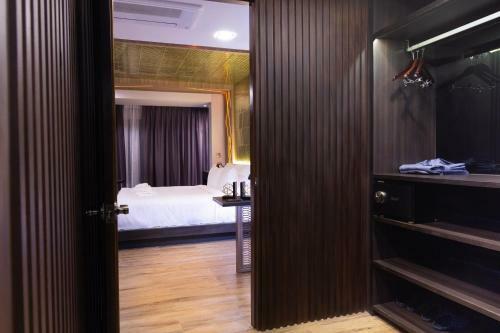 Hotel Holatel