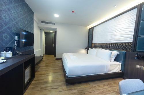 Hotel Holatel