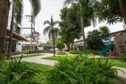 Sunshine Hotel & Serviced Apartment