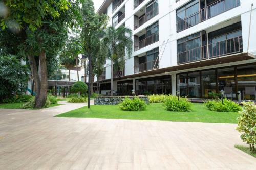 Sunshine Hotel & Serviced Apartment