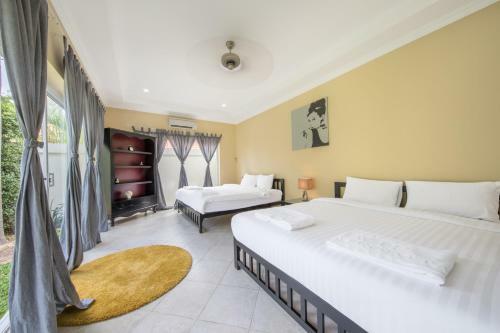 Private Beach Majestic Pool Villa Pattaya