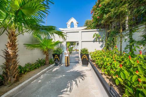 Private Beach Majestic Pool Villa Pattaya