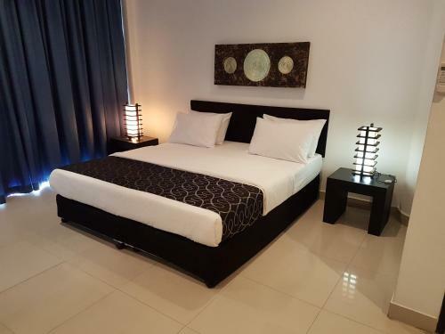 Hotel East Suites