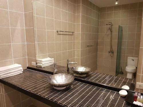 Hotel East Suites