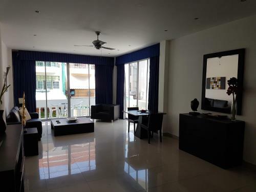 Hotel East Suites