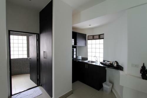 Hotel East Suites