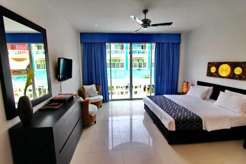 Hotel East Suites