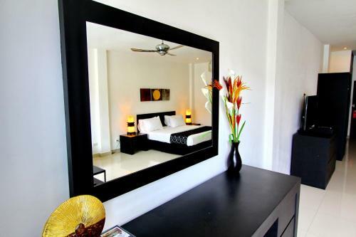 Hotel East Suites