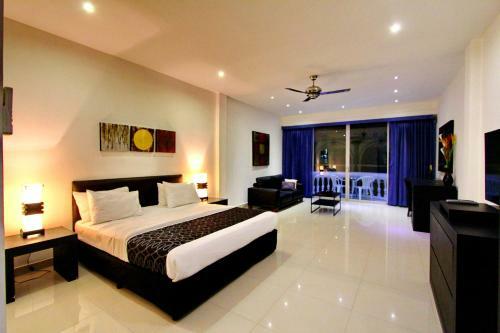 Hotel East Suites