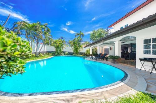 Walking Street Pool Villa Pattaya