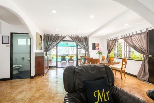 Walking Street Pool Villa Pattaya