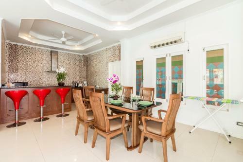 Walkingstreet Tewaree Villa 4 Bedrooms