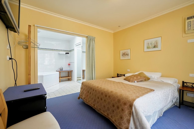 Hotel Cottages For Two