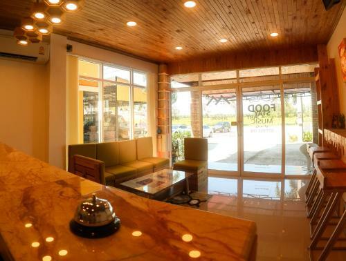 Baan Urt Suratthani Airport Hotel
