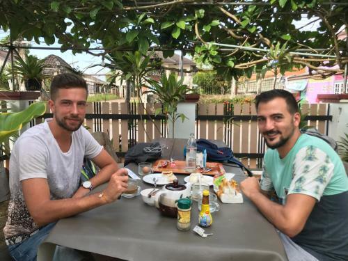 Hotel Grand Free Breakfast