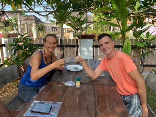 Hotel Grand Free Breakfast