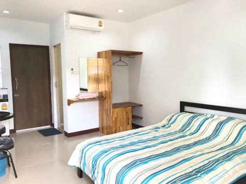 Hostal Somjit Place