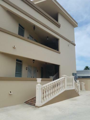 Hostal Tropical Ramey Apartments